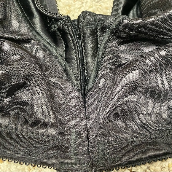 Bali women's 38C Black floral bra non padded stretch fabric new with tags - Picture 4 of 7